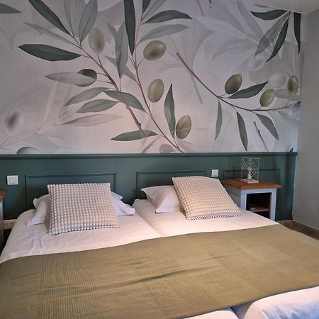 Domaine Les Gendalis Bed and Breakfast Saint-Saturnin-lès-Avignon Exteriör bild