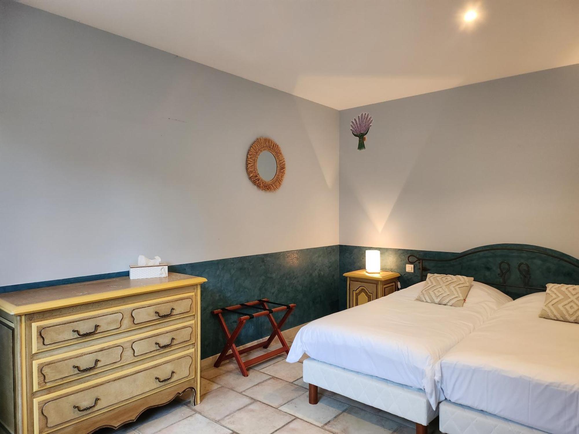 Domaine Les Gendalis Bed and Breakfast Saint-Saturnin-lès-Avignon Exteriör bild