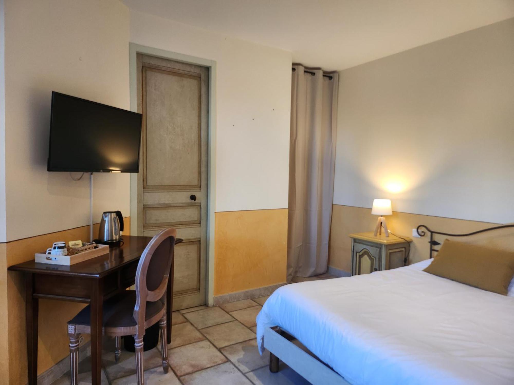 Domaine Les Gendalis Bed and Breakfast Saint-Saturnin-lès-Avignon Exteriör bild