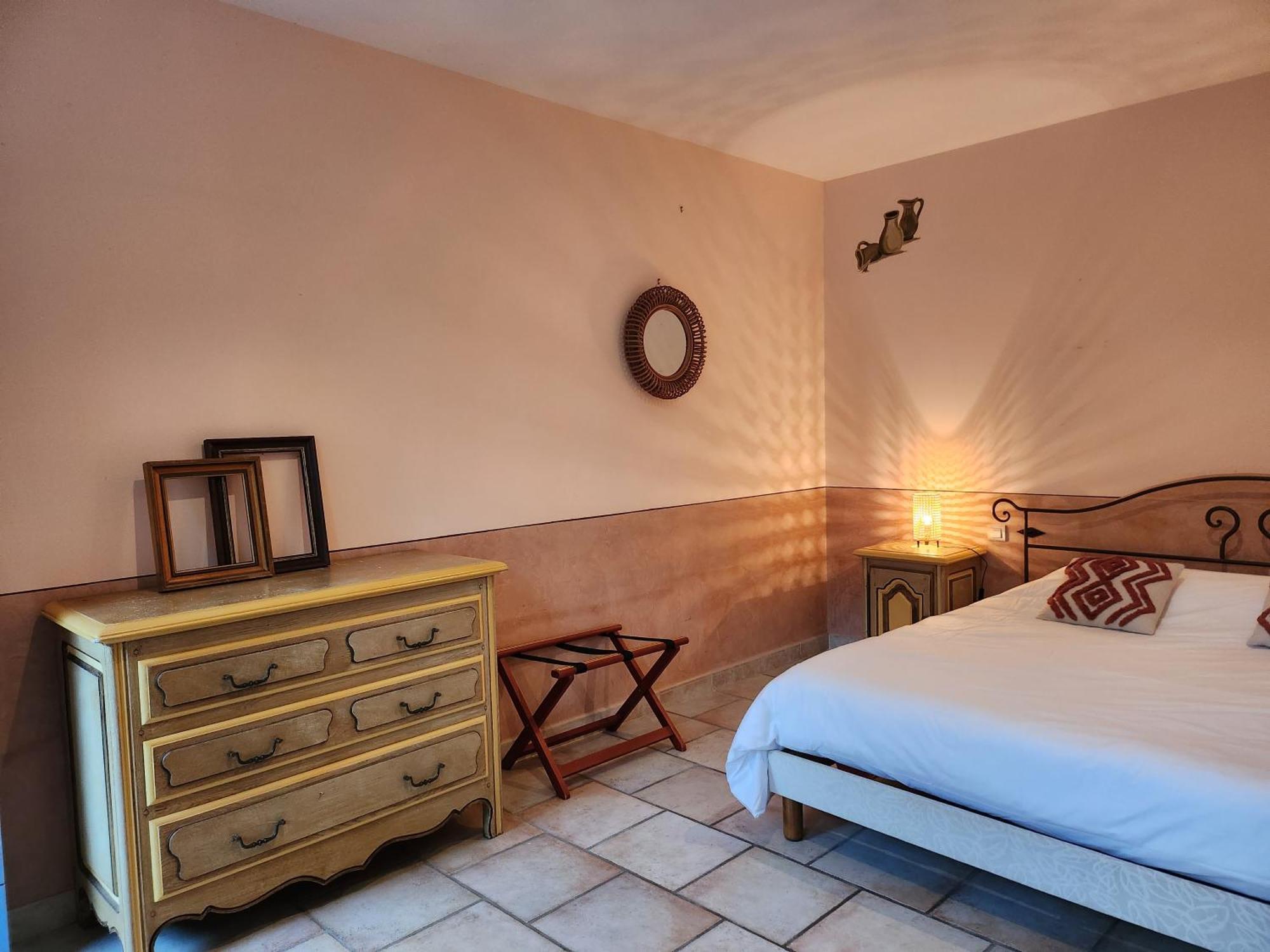 Domaine Les Gendalis Bed and Breakfast Saint-Saturnin-lès-Avignon Exteriör bild