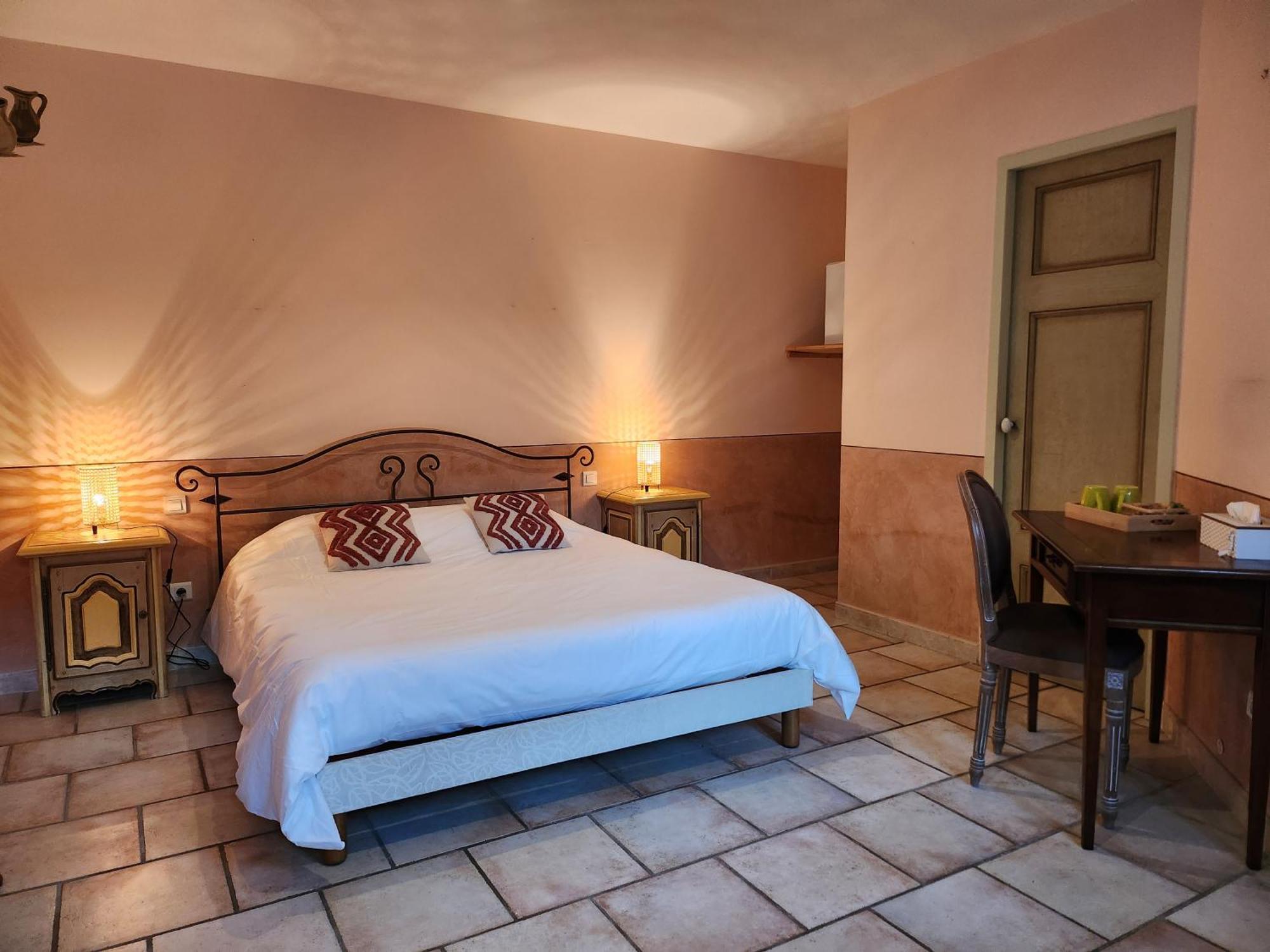 Domaine Les Gendalis Bed and Breakfast Saint-Saturnin-lès-Avignon Exteriör bild