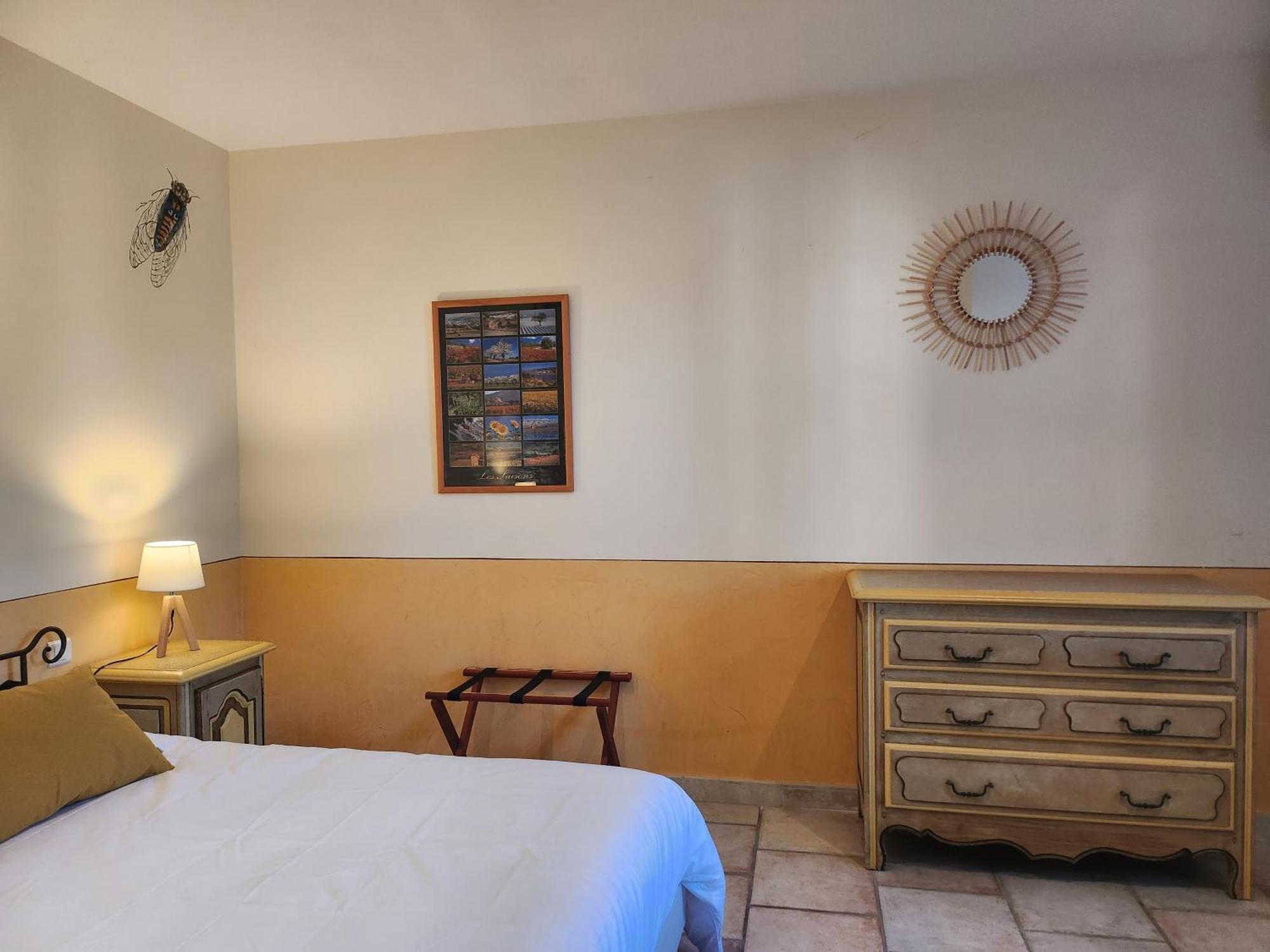 Domaine Les Gendalis Bed and Breakfast Saint-Saturnin-lès-Avignon Exteriör bild