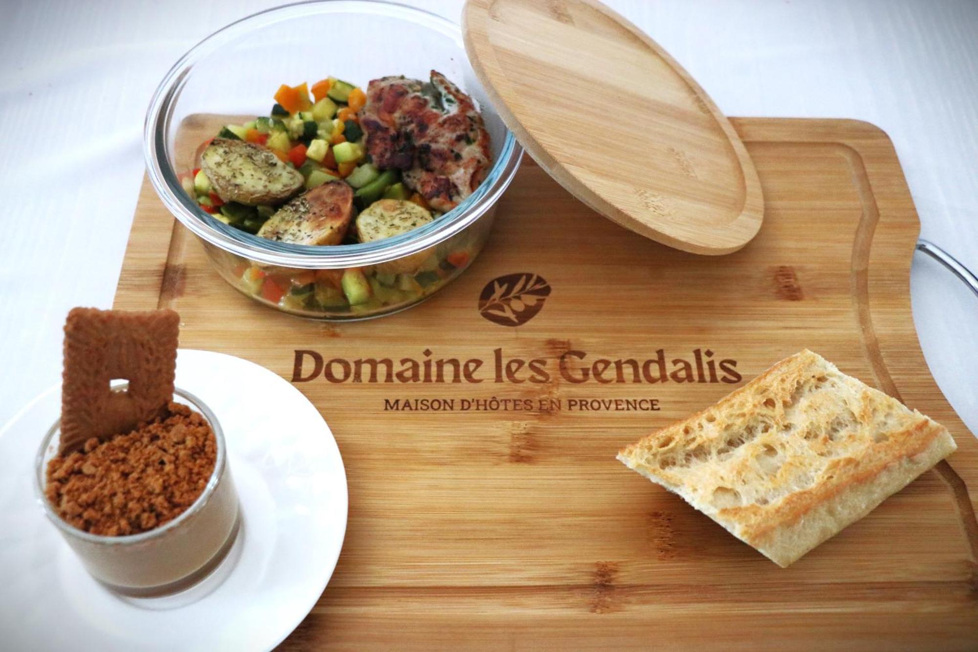 Domaine Les Gendalis Bed and Breakfast Saint-Saturnin-lès-Avignon Exteriör bild