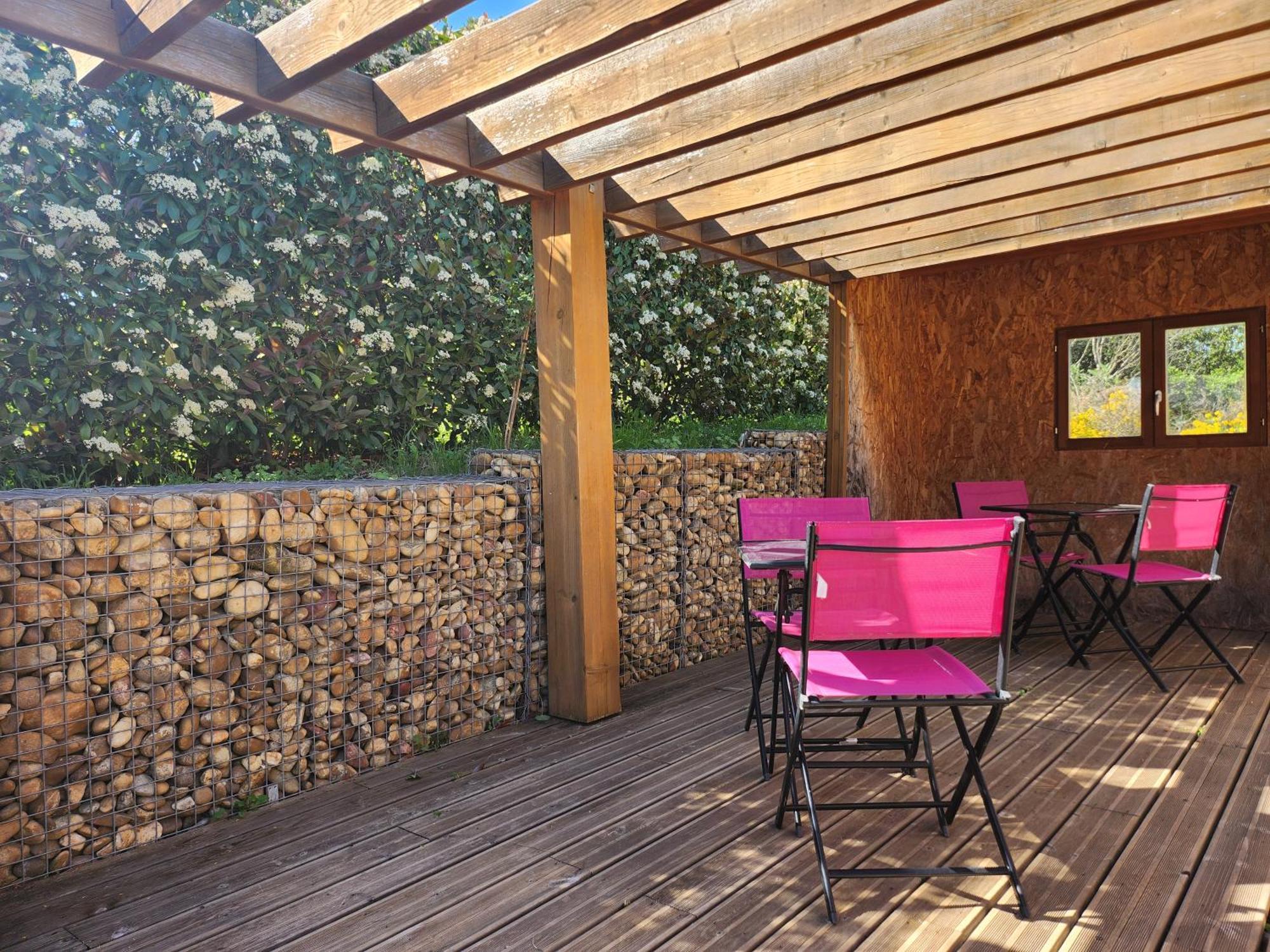 Domaine Les Gendalis Bed and Breakfast Saint-Saturnin-lès-Avignon Exteriör bild