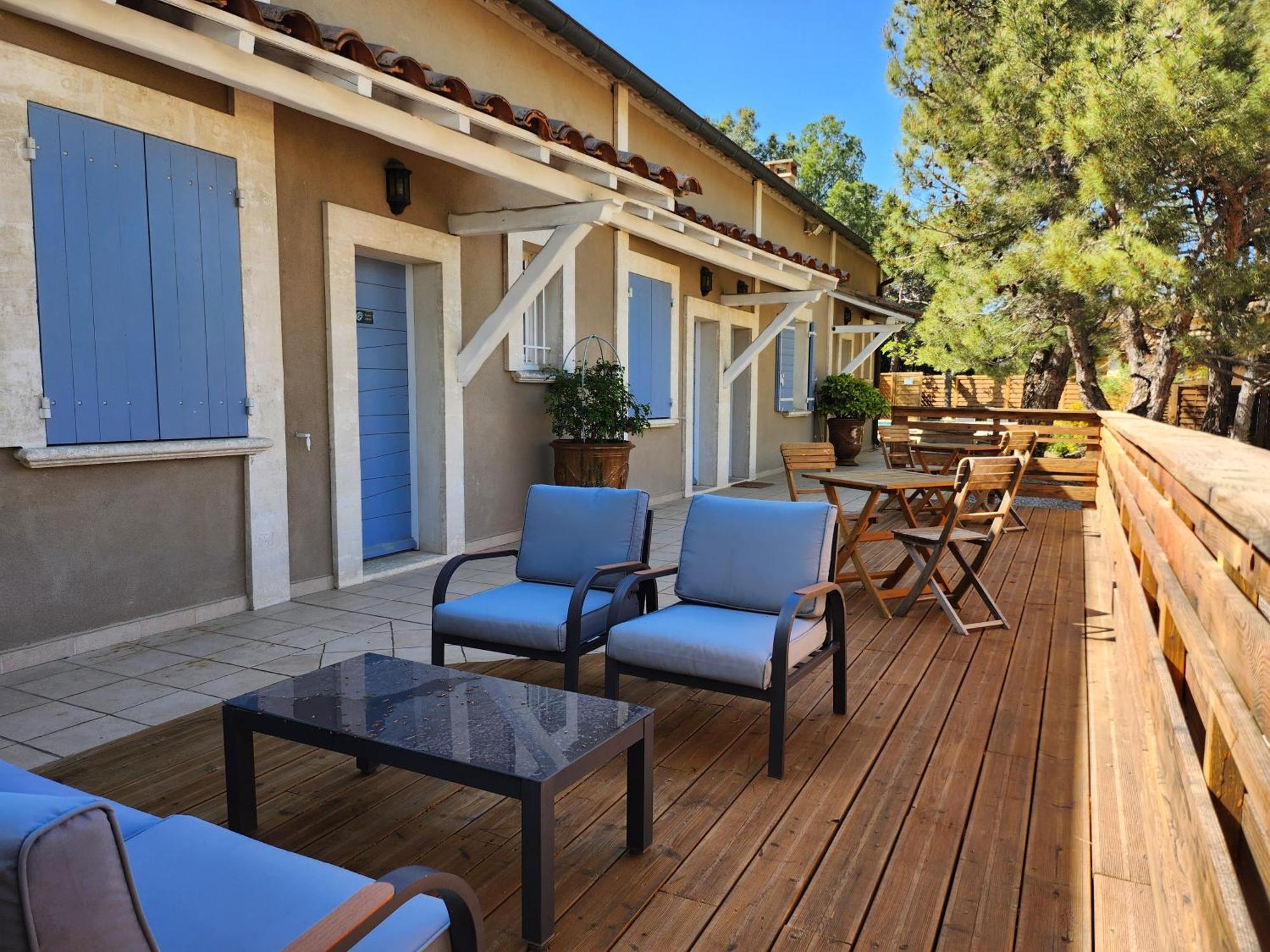 Domaine Les Gendalis Bed and Breakfast Saint-Saturnin-lès-Avignon Exteriör bild